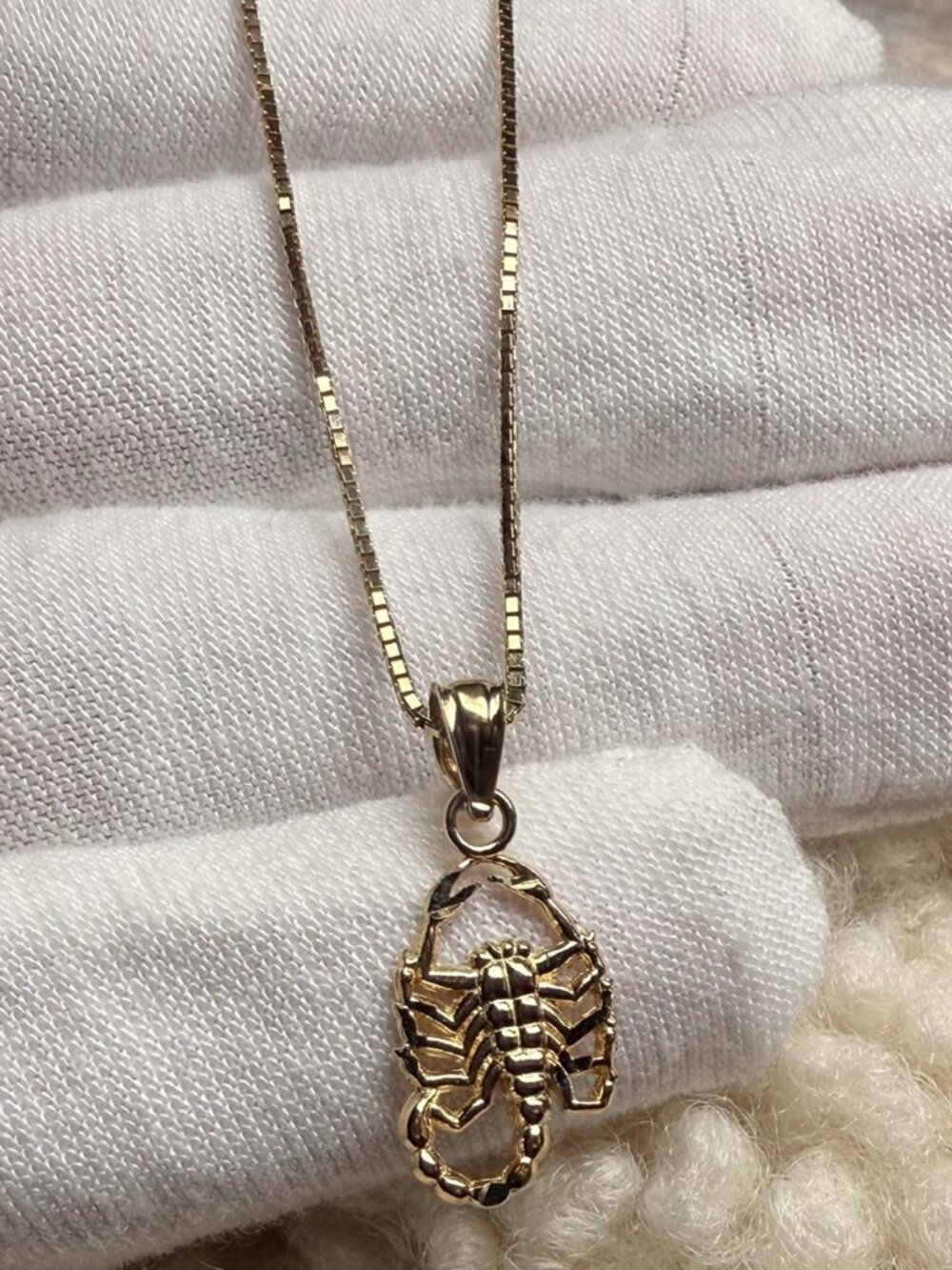14K Yellow Gold Scorpion Pendant With 0.8mm Box Chain - 20 inch